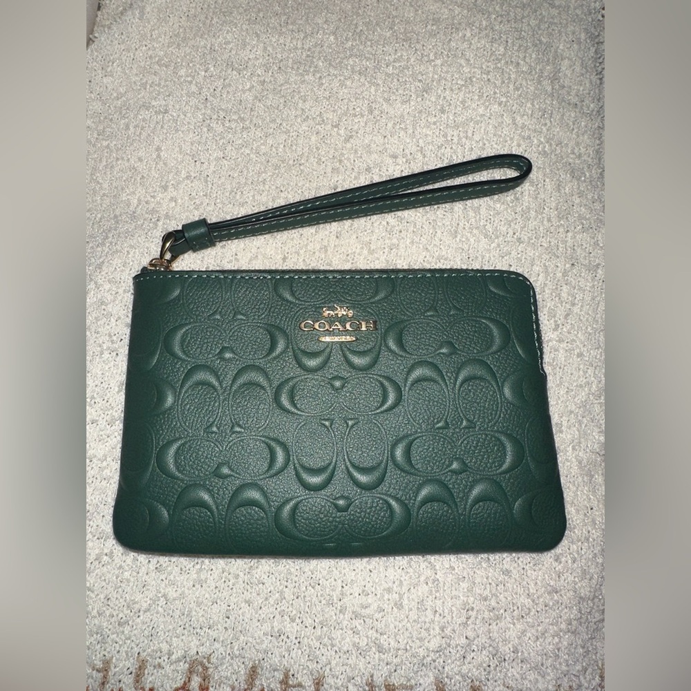 NWT Coach Signature Leather Corner Zip Wristlet.